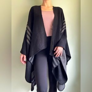 BB Dakota Reversible Poncho Wrap